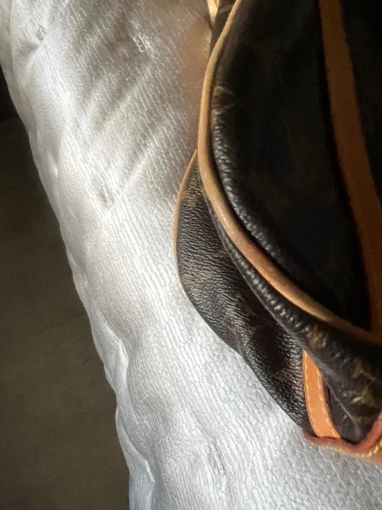 Louis Vuitton Monogram Canvas Shoulder Bag in Brown and Tan with Gold Hardware - Picture 2 of 4